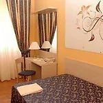 21 Aprile House فندق مبيت وإفطار 2*