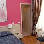 21 Aprile House فندق مبيت وإفطار روما